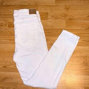 American eagle white jeans (no rips)